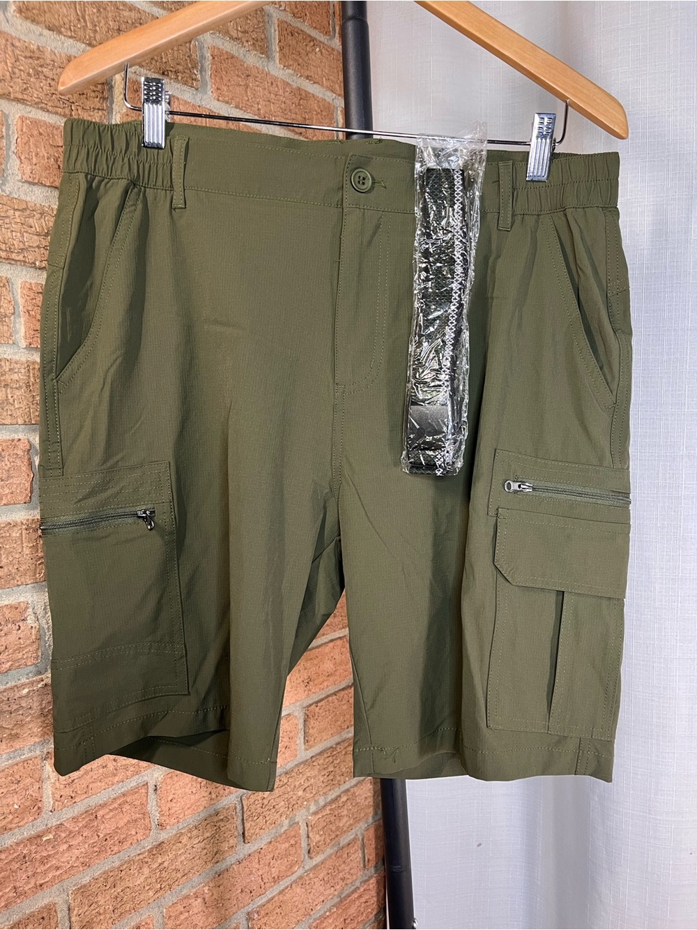 NWOT Olive Green Cargo Hiking Shorts Belted Stretch Utility Shorts Size 32